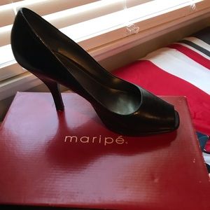 Black peek toe pump